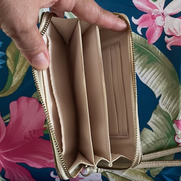 Coach wristlet - Picture 3 of 5